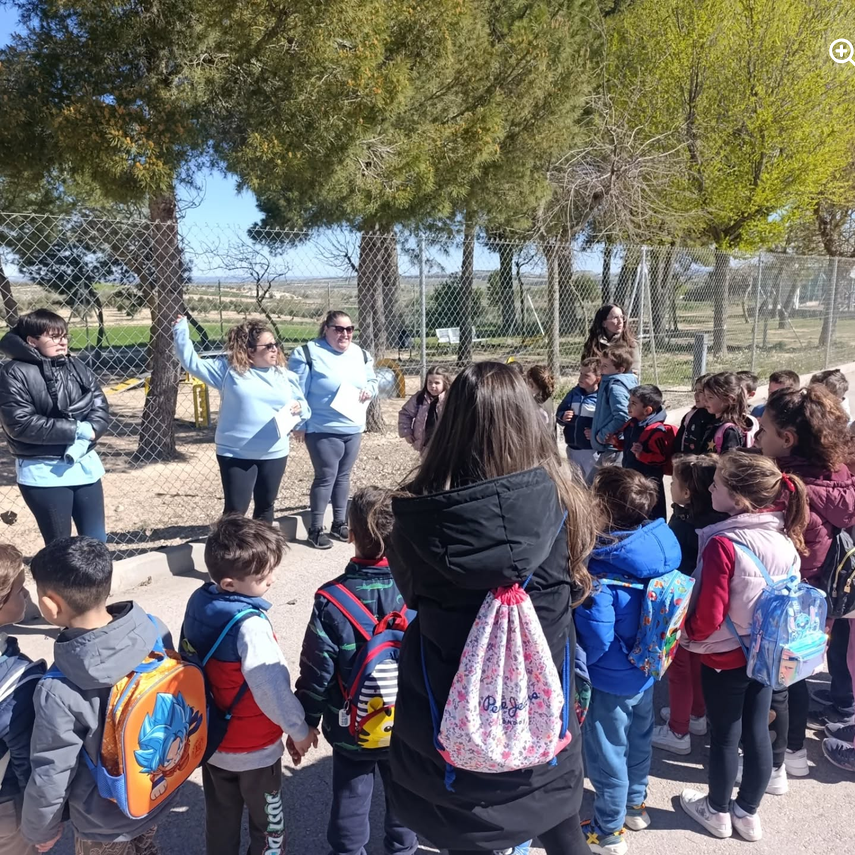 Campañas de concienciación  en colegios por Voz Animal Santa Cruz